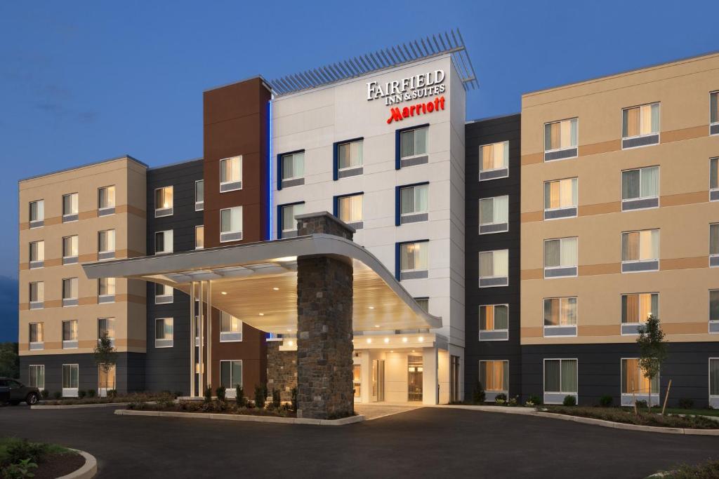 Fairfield Inn & Suites by Marriott Lancaster East at The Outlets Main image 1